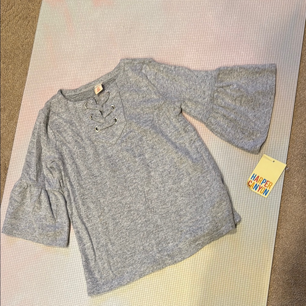 Harper Canyon Gray Bell Sleeve Blouse